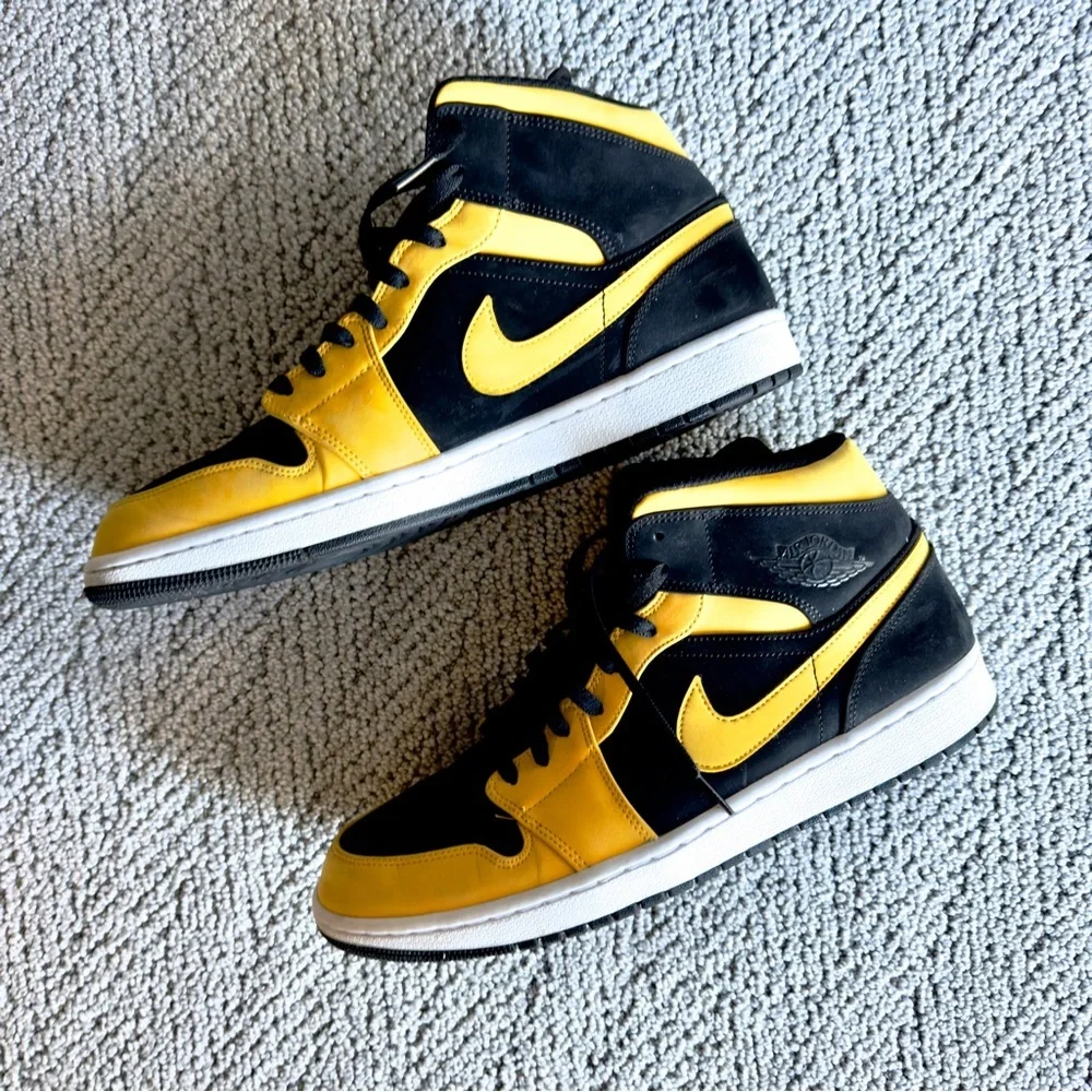 Nike Air Jordan 1 Mid Reverse New Love Yellow Black 554724-071 Size 13